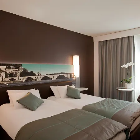 Отель Mercure Pont D'avignon Centre 4*