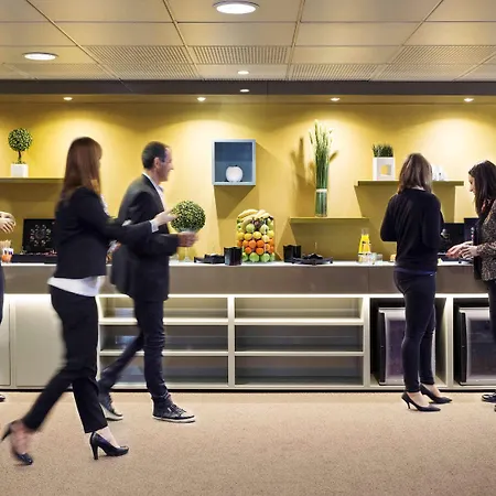 Отель Mercure Pont D'avignon Centre 4*