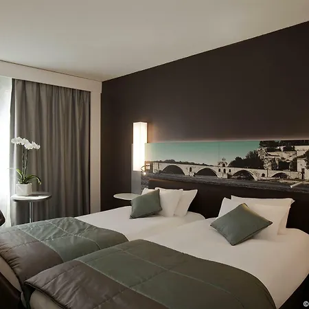 Отель Mercure Pont D'avignon Centre 4*